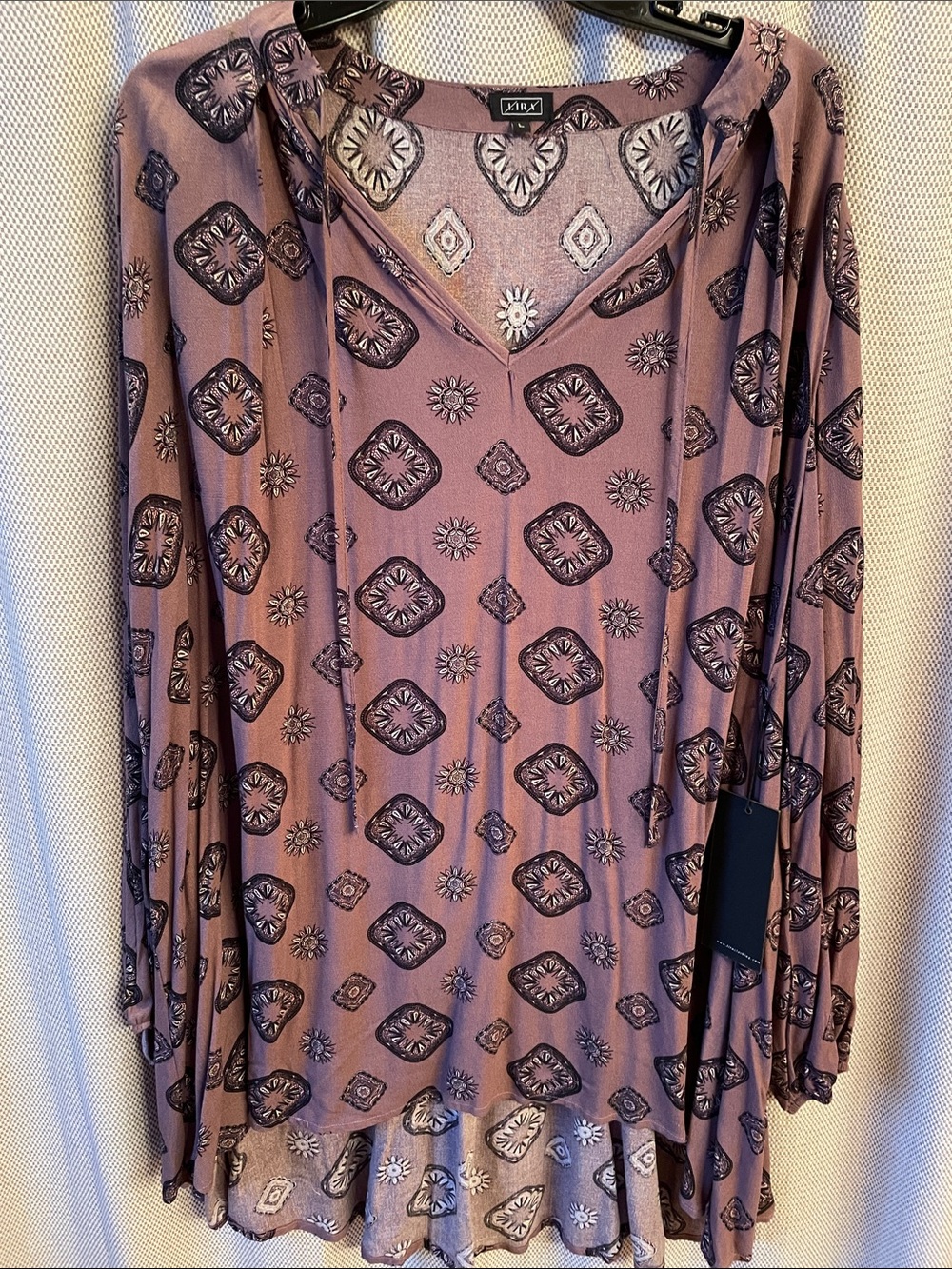 Lira Mauve Rose Geometric-Print Long Sleeve V-Neck Tunic